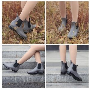 Chelsea rain boots 5 womens